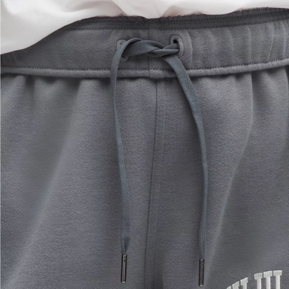 Lululemon Scuba Graphic Mid-Rise Oversized Jogger 
Solar Grey color NWT - Picture 3 of 6